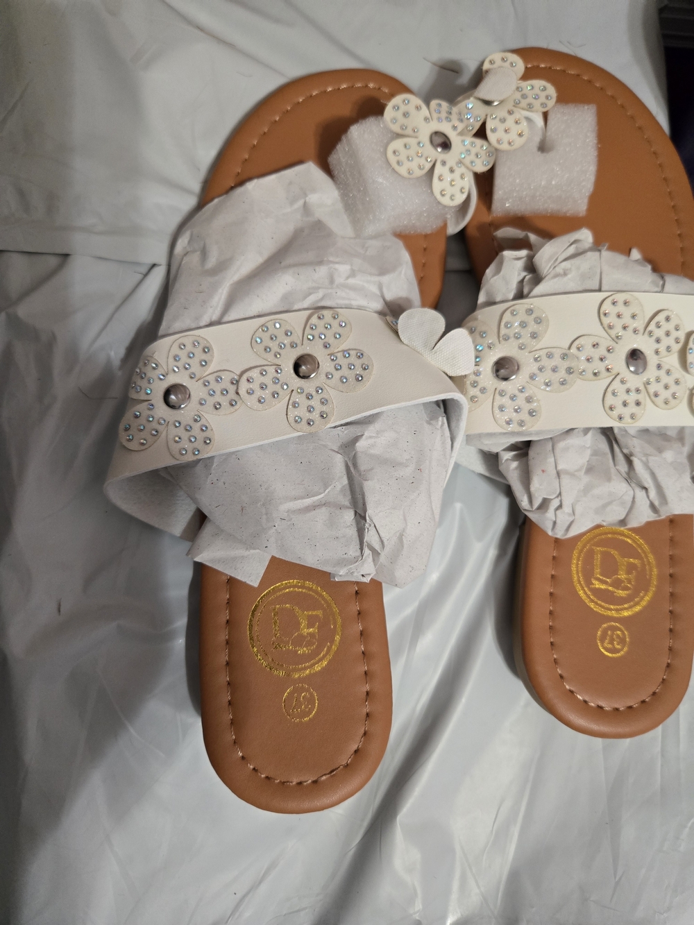 White Floral Embellished Women’s Slide Sandals